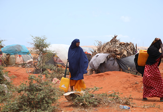 Women in Kismayo IDP camp