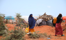 Women in Kismayo IDP camp
