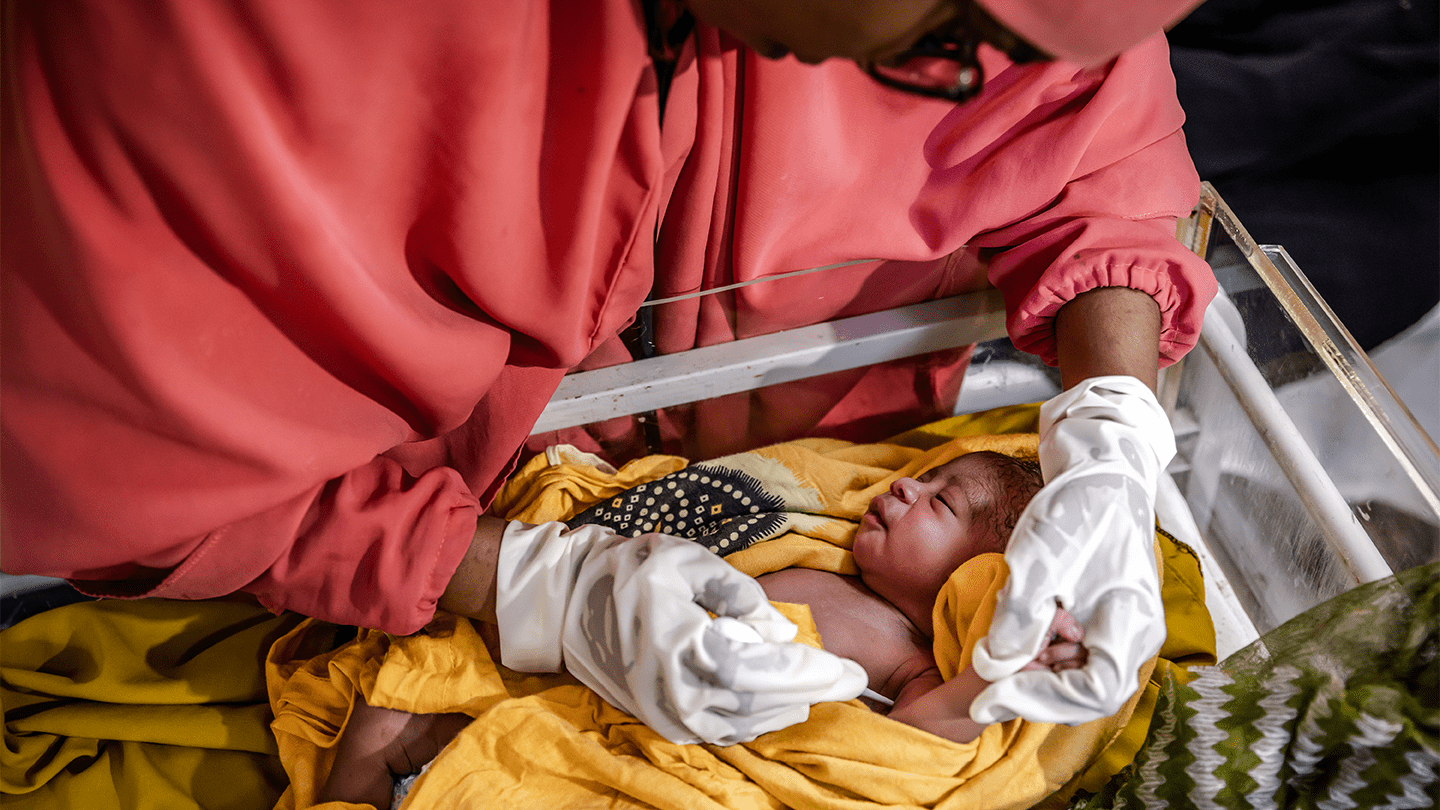 UNFPA trained midwife monitoring a newborn at Banadir Hospital, Mogadishu